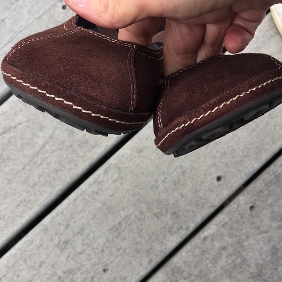 Suede slip ons Sz 6 - Picture 7 of 8